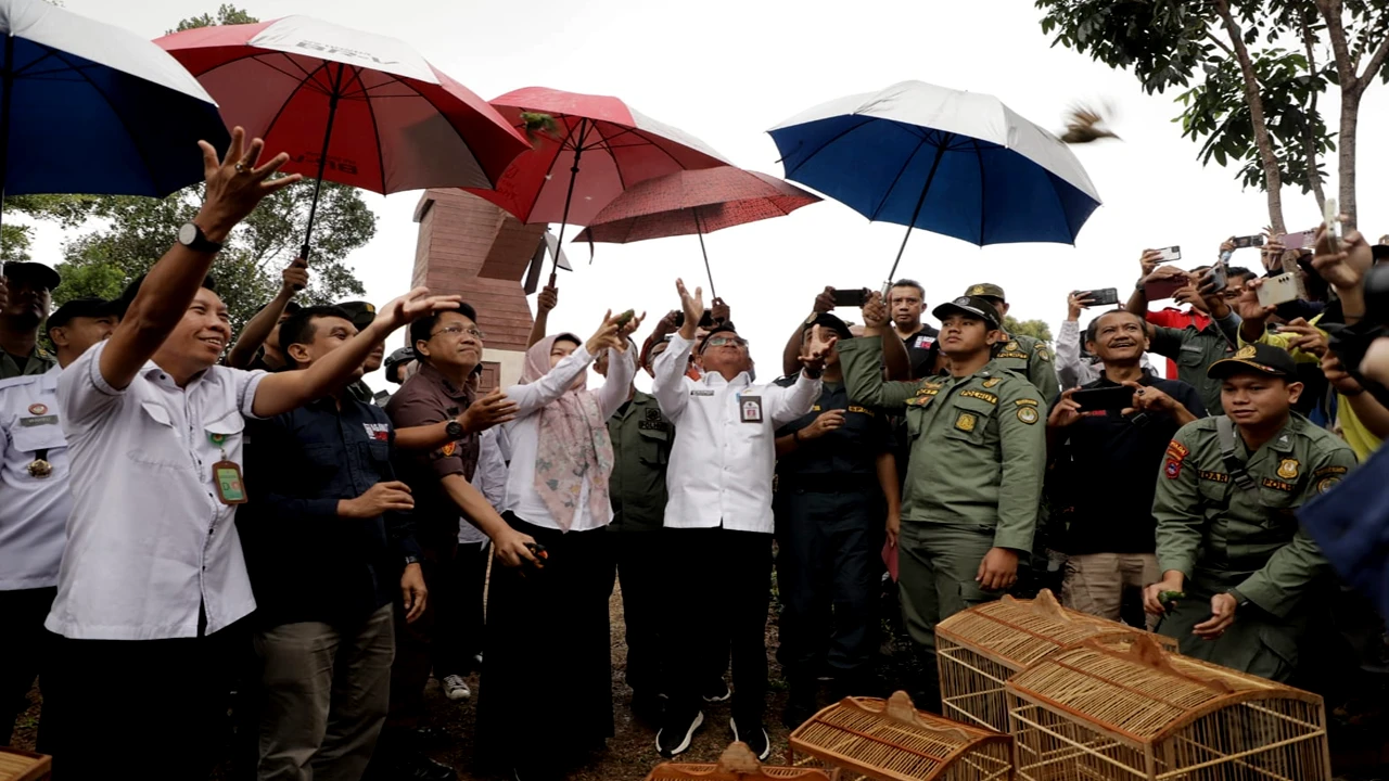 Pemprov Kalsel Lakukan Pelepasliaran Burung di Tahura Sultan Adam